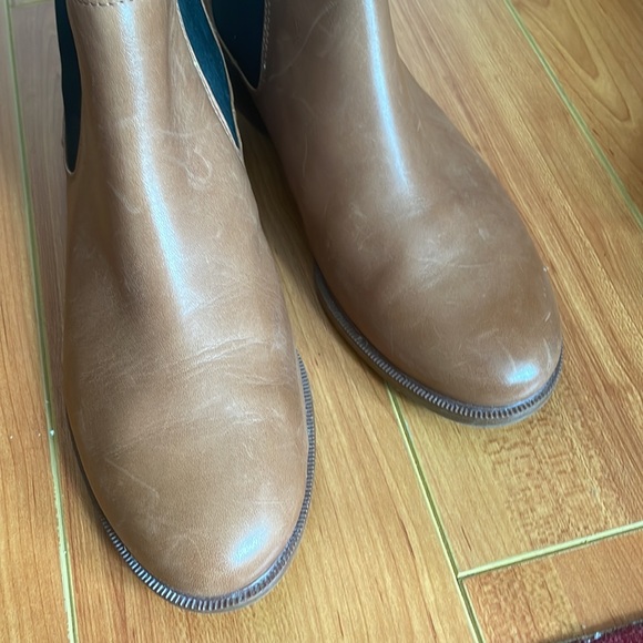 Authentic Clarks ankle boots - Picture 2 of 2